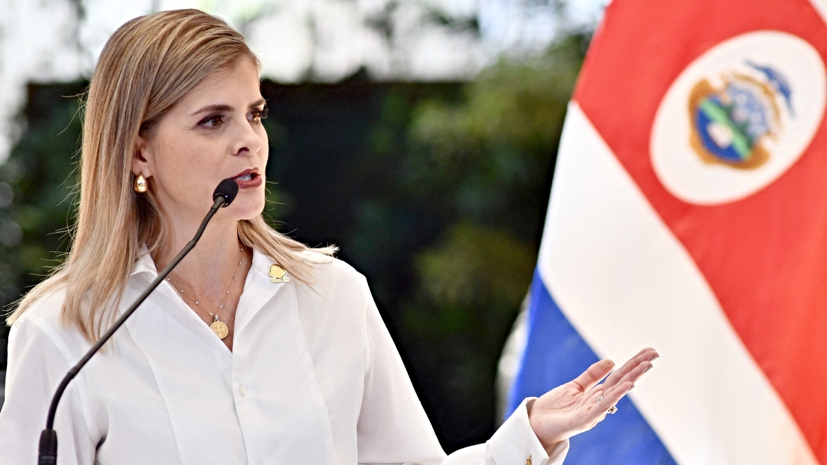 Presidenta electa de Costa Rica admira la seguridad salvadoreña