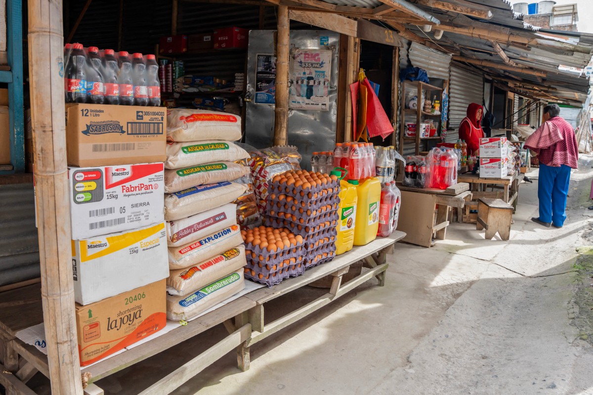 Colombia responde a Ecuador con aranceles del 100% a sus productos