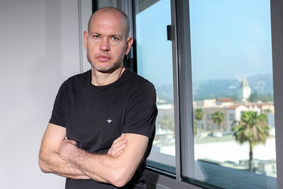 El director israelí Nadav Lapid quiere sacudir las almas con su caótica sátira «Yes»