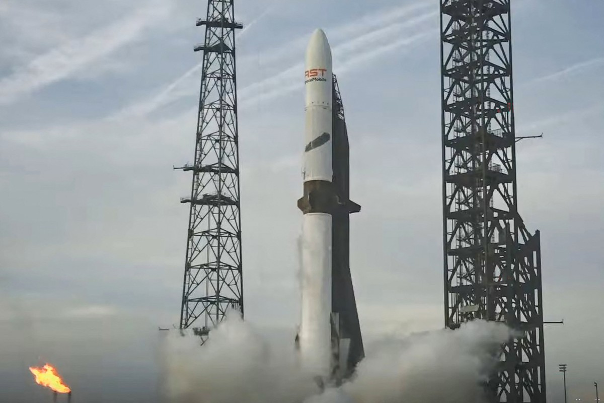 Blue Origin lanza por primera vez un cohete con un propulsor reutilizado