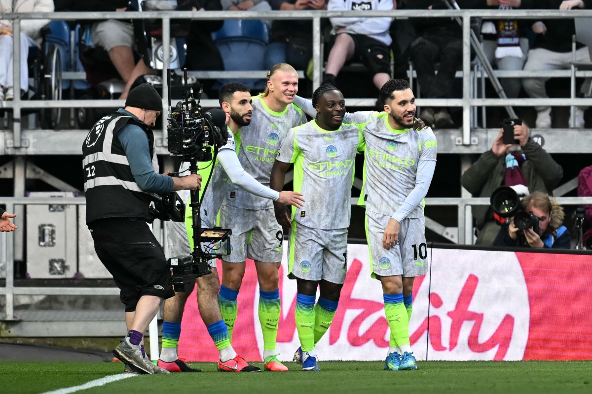 Haaland pone líder provisional al City en la Premier y desciende al Burnley