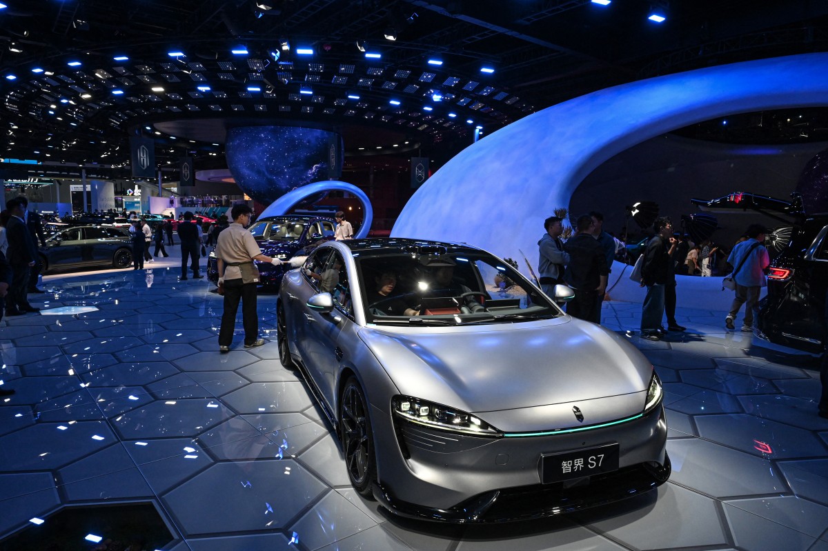 Los eléctricos chinos acaparan en Pekín el salón del automóvil más grande del mundo