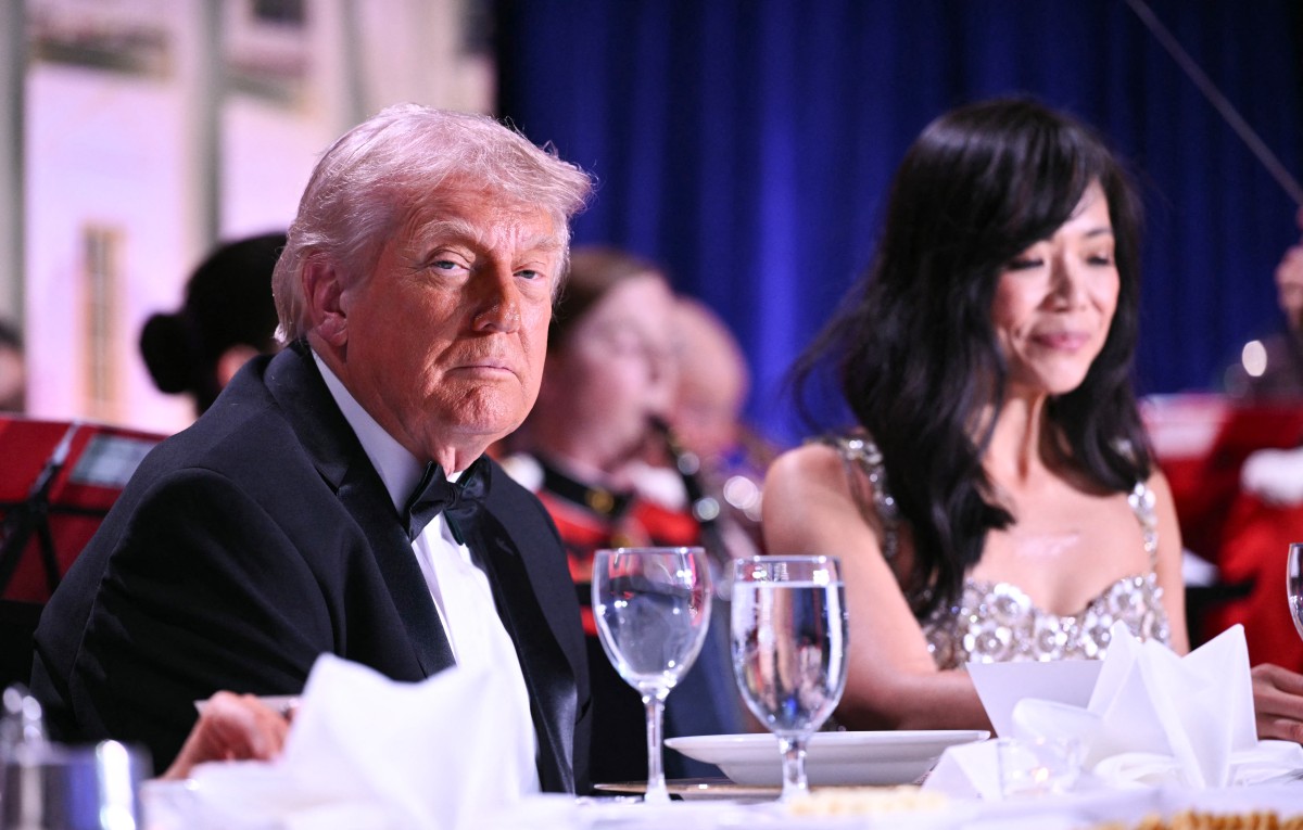 Evacuan a Trump de una cena con periodistas por disparos
