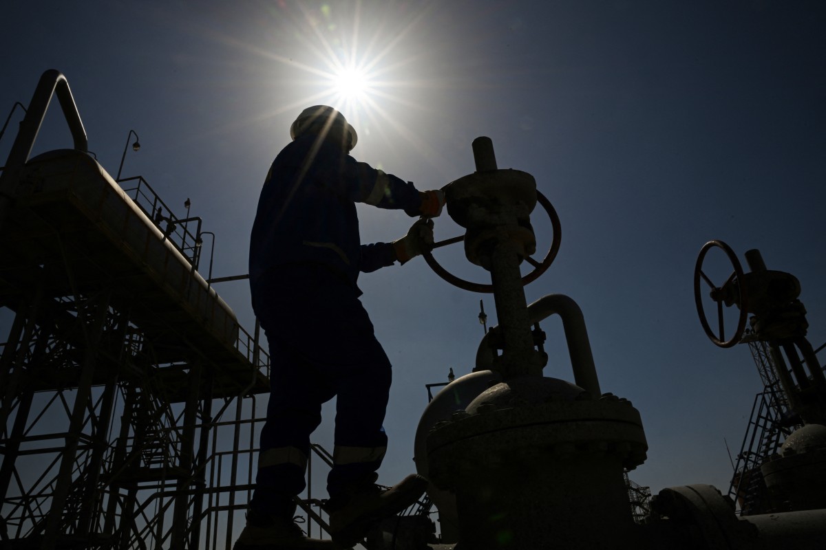 Los precios del petróleo suben 5% por temor a un bloqueo prolongado de Ormuz