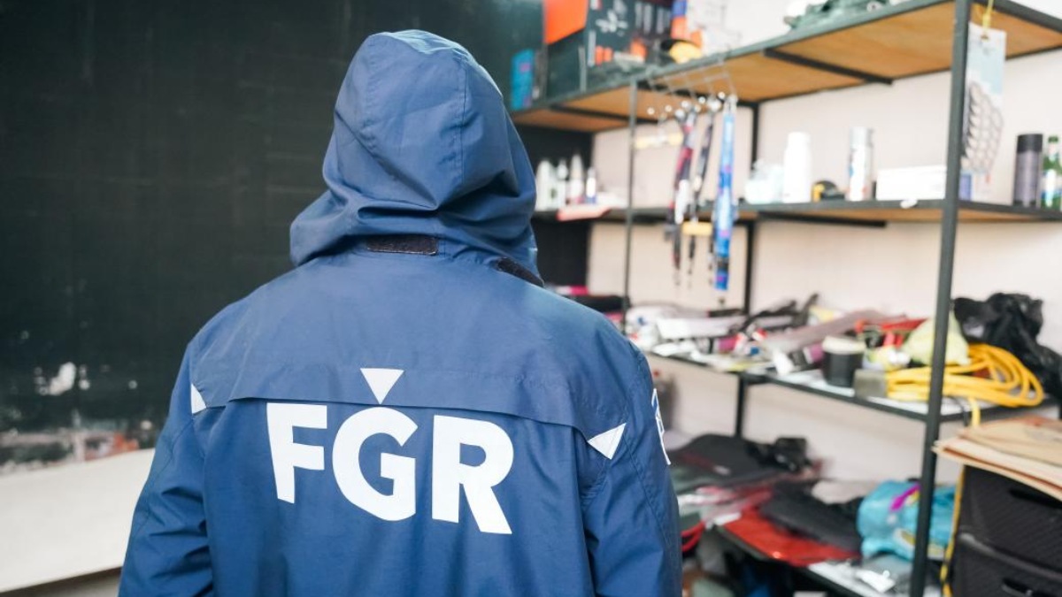 Allanan negocios dedicados a la venta de droga en San Salvador