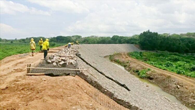 Las obras evitarán inundaciones en el cantón La Canoa, San Miguel.