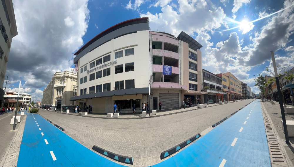 Se cumplen cuatro años de la transformación de la calle Rubén Darío en San Salvador