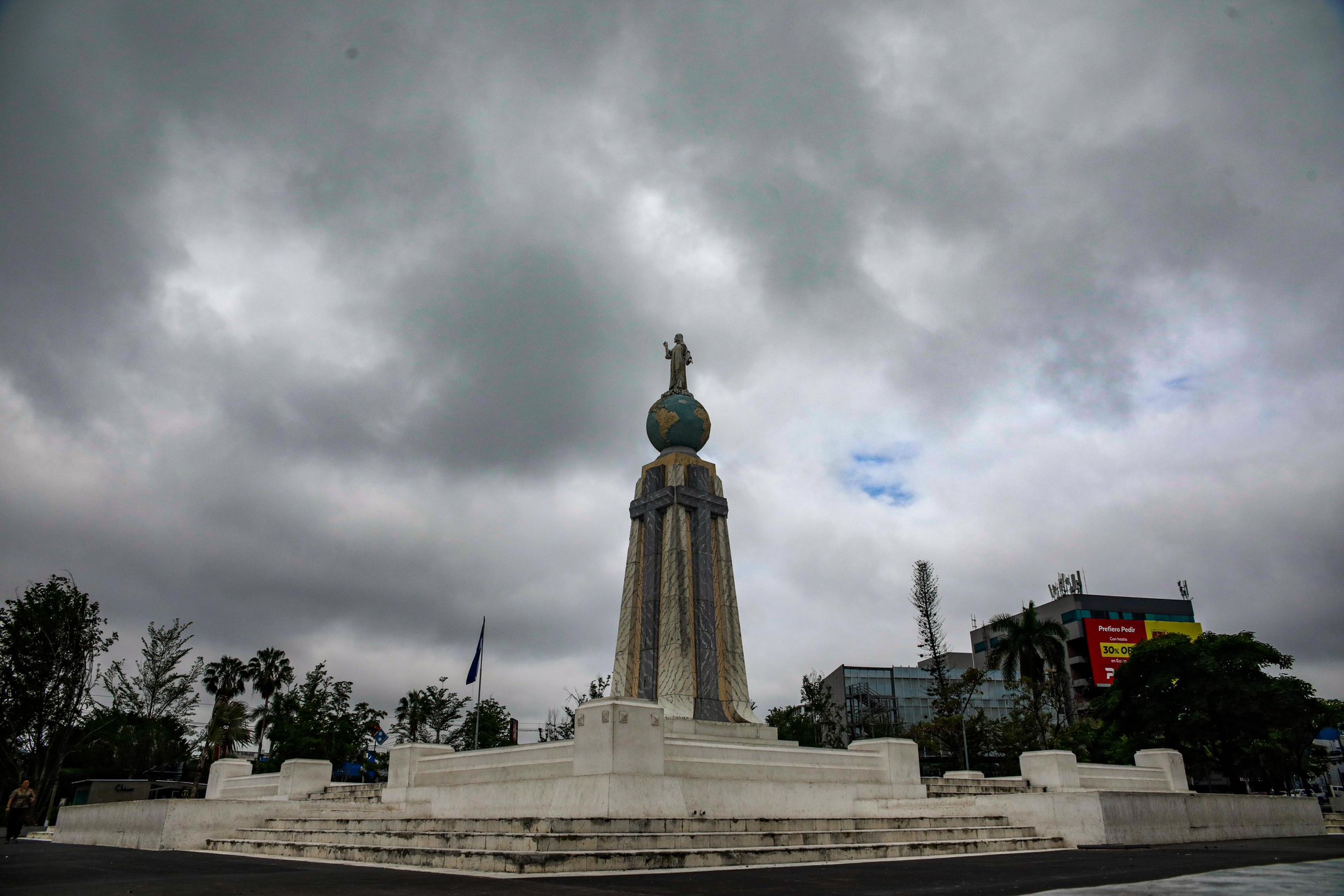 Cielo nublado y lluvias para este lunes en El Salvador