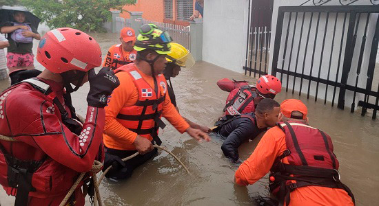 Inundaciones en Dominicana causan cortes eléctricos