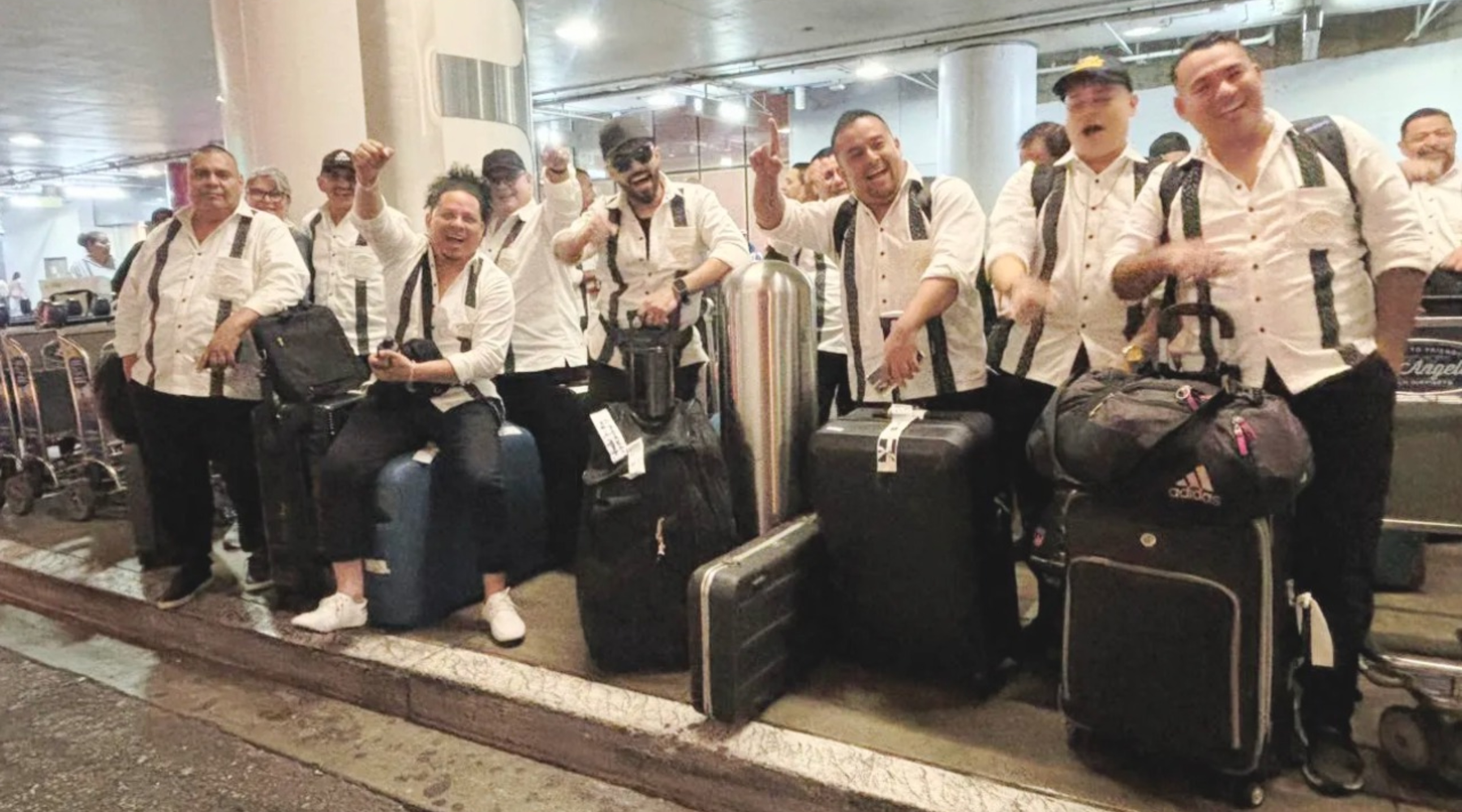 «Tenemos mucha ansiedad de subirnos al escenario y ver la reacción del público de Coachella»: Jimmy Orellana, cantante de Los Hermanos Flores
