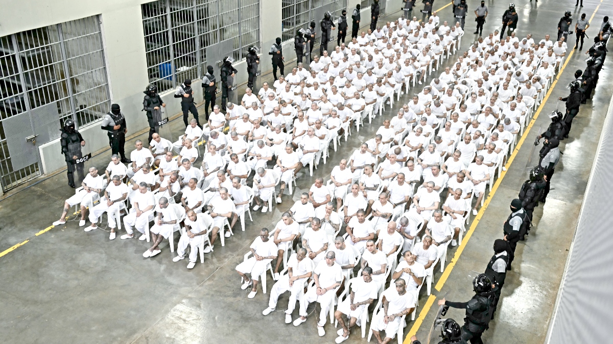 Presidente Bukele afirma que antiguo sistema legal ya no funciona