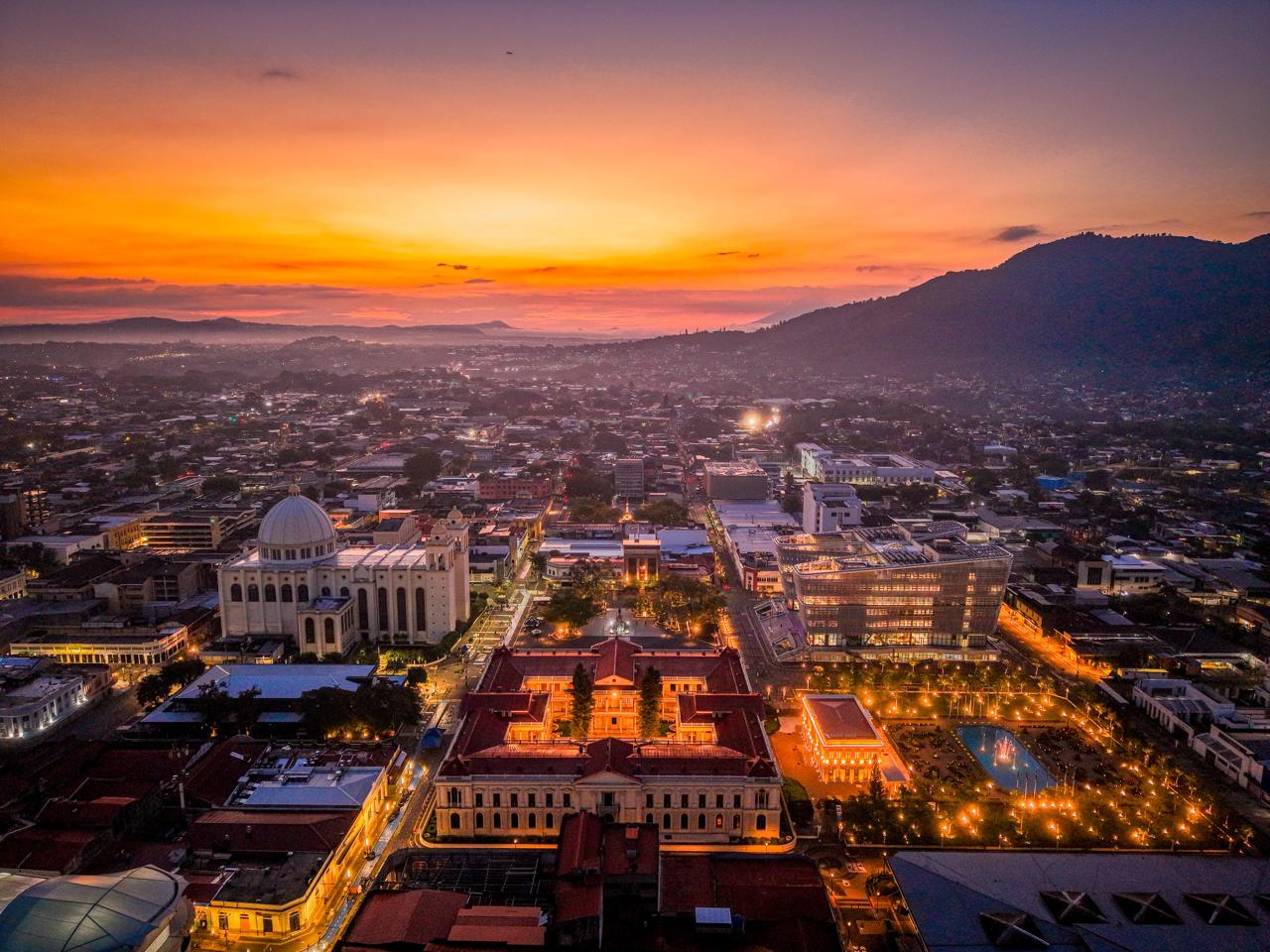 Banco Mundial proyecta que El Salvador crecerá un 3.2 % en 2026