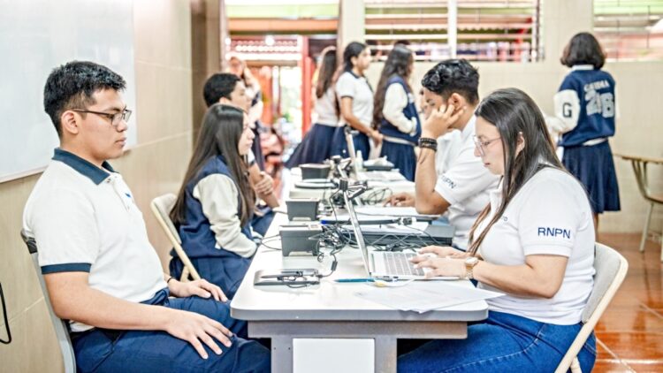 Los jóvenes pueden hacer el preenrolamiento en los duicentros y en las campañas del RNPN.