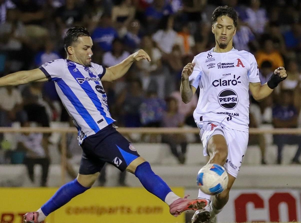 Jaguares y elefantes pactaron un cero a cero en Metapán