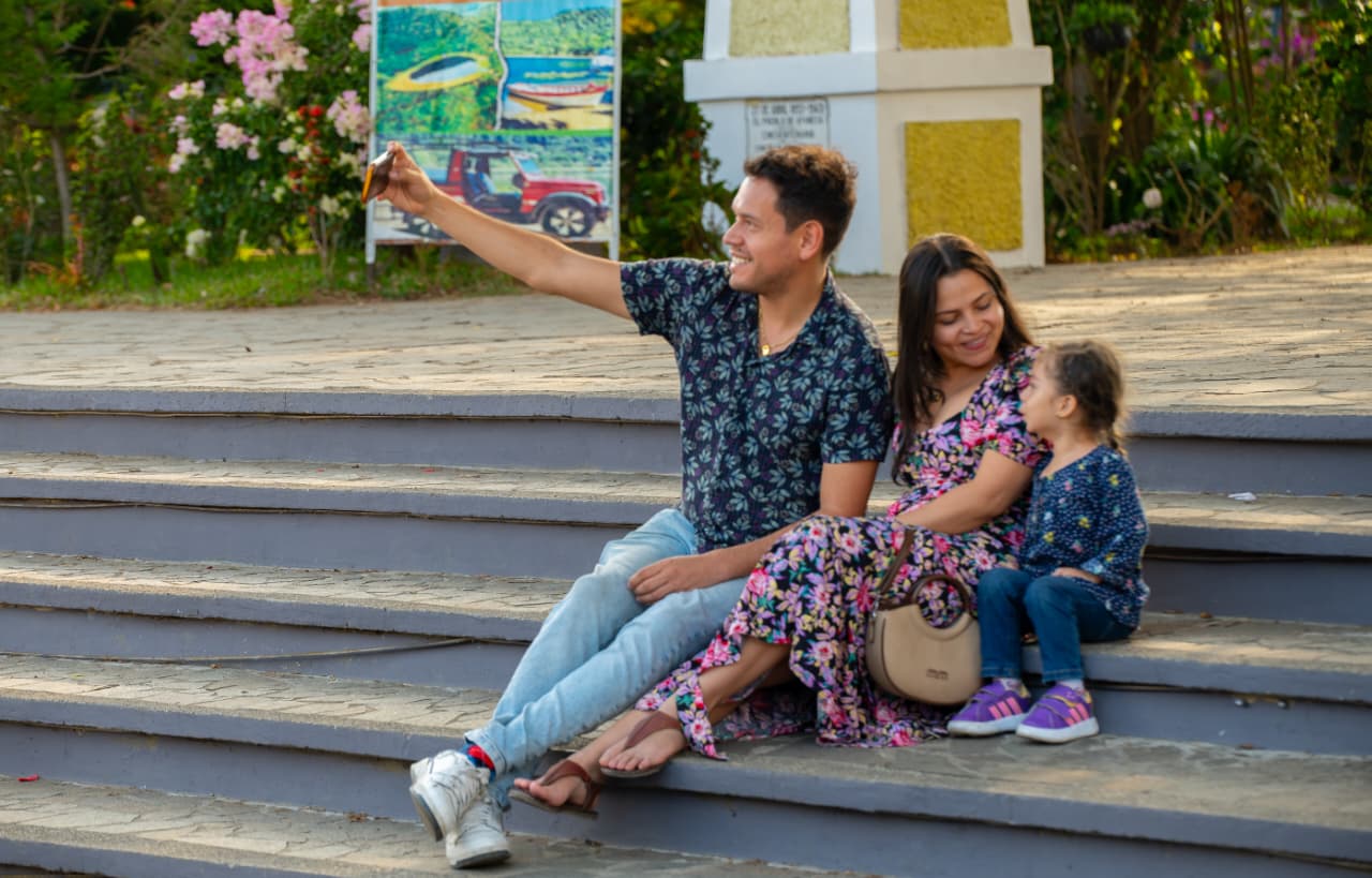 Turistas disfrutan de Apaneca en Semana Santa