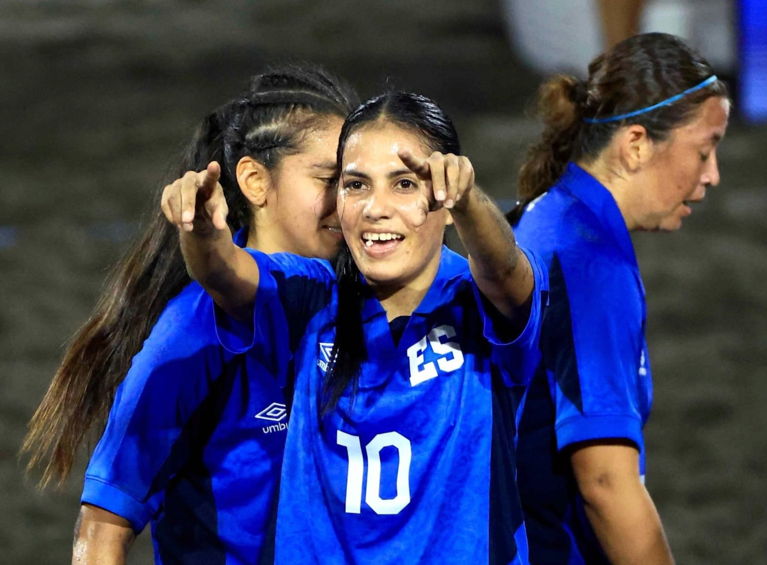 «A veces es bueno perder para levantarnos más fuertes»: Fátima Pérez, pivot de la Azul playera