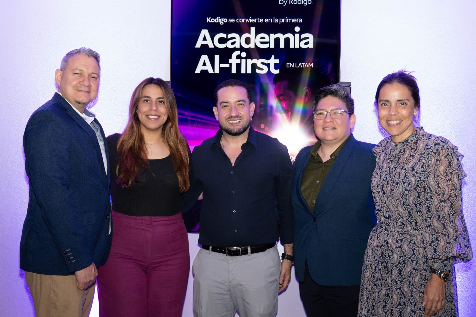 Kodigo impulsa la adopción de IA en El Salvador a través de la formación de talento