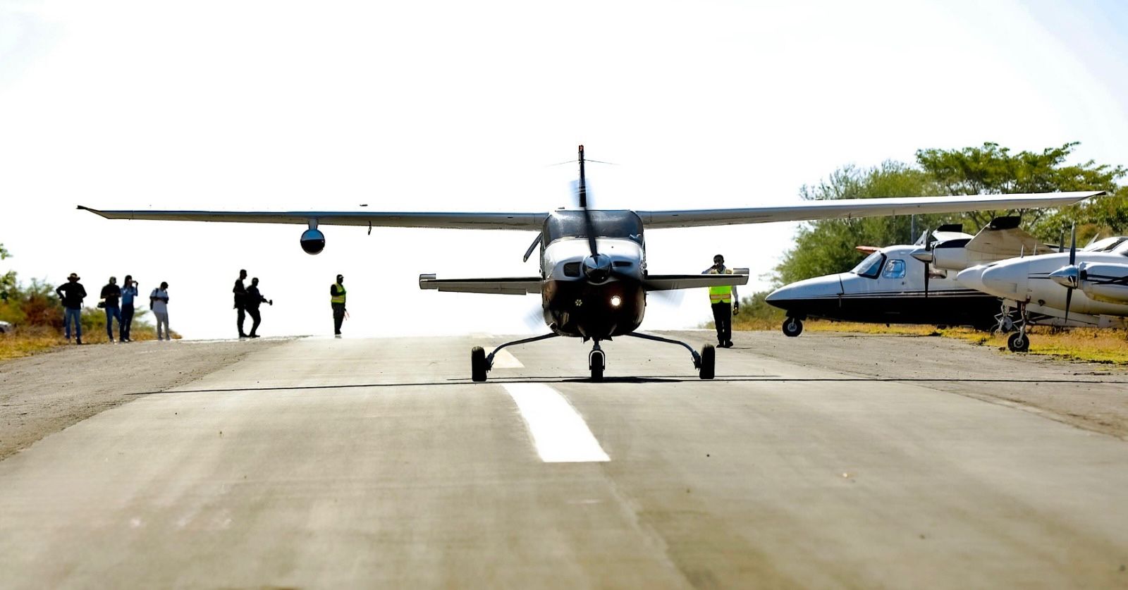 El Salvador contará con nueva pista aérea en la zona occidental