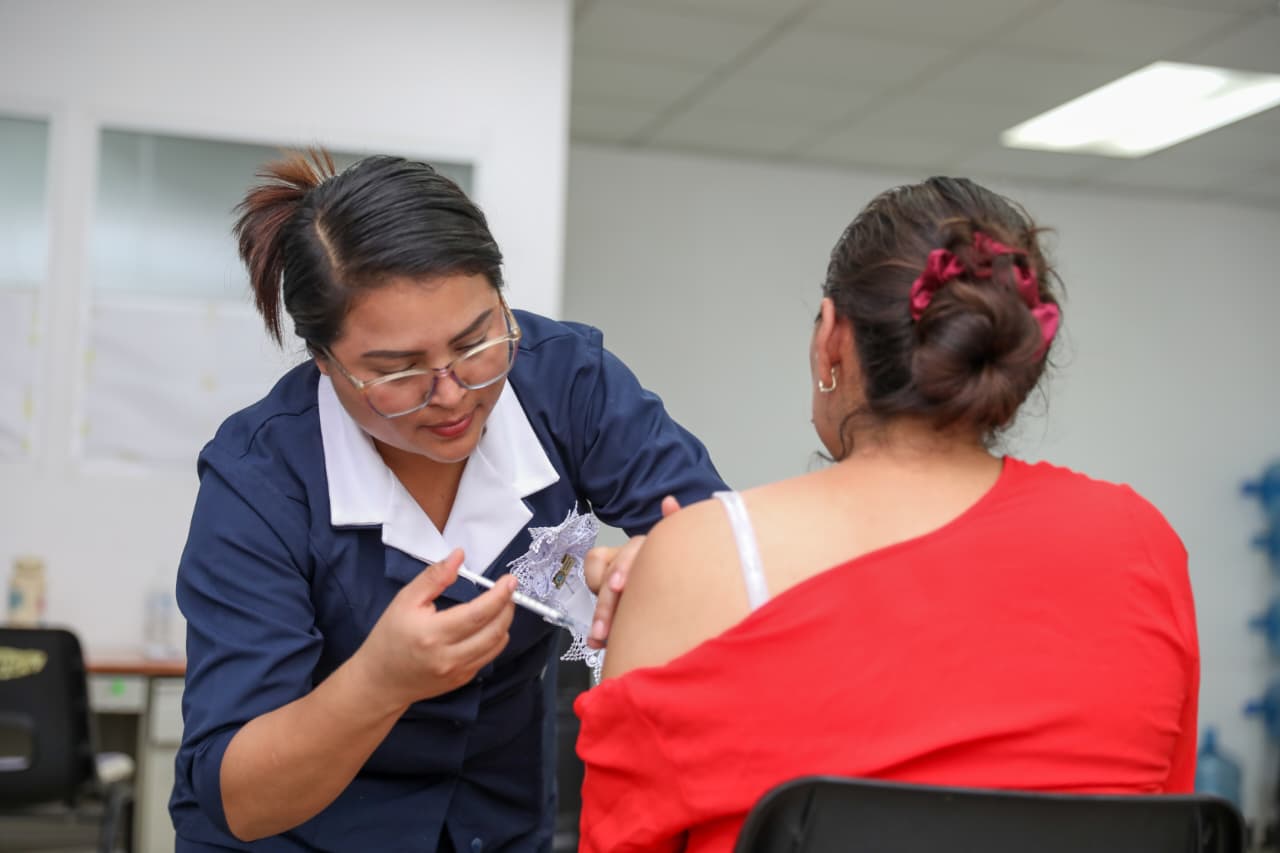 Salud refuerza vacunación contra el sarampión a personal médico y sectores claves