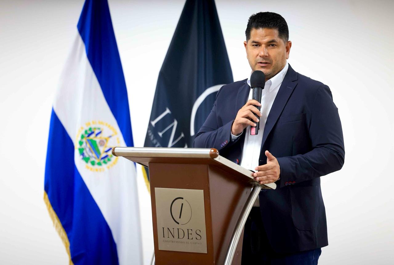 René Martínez asume presidencia de Indes