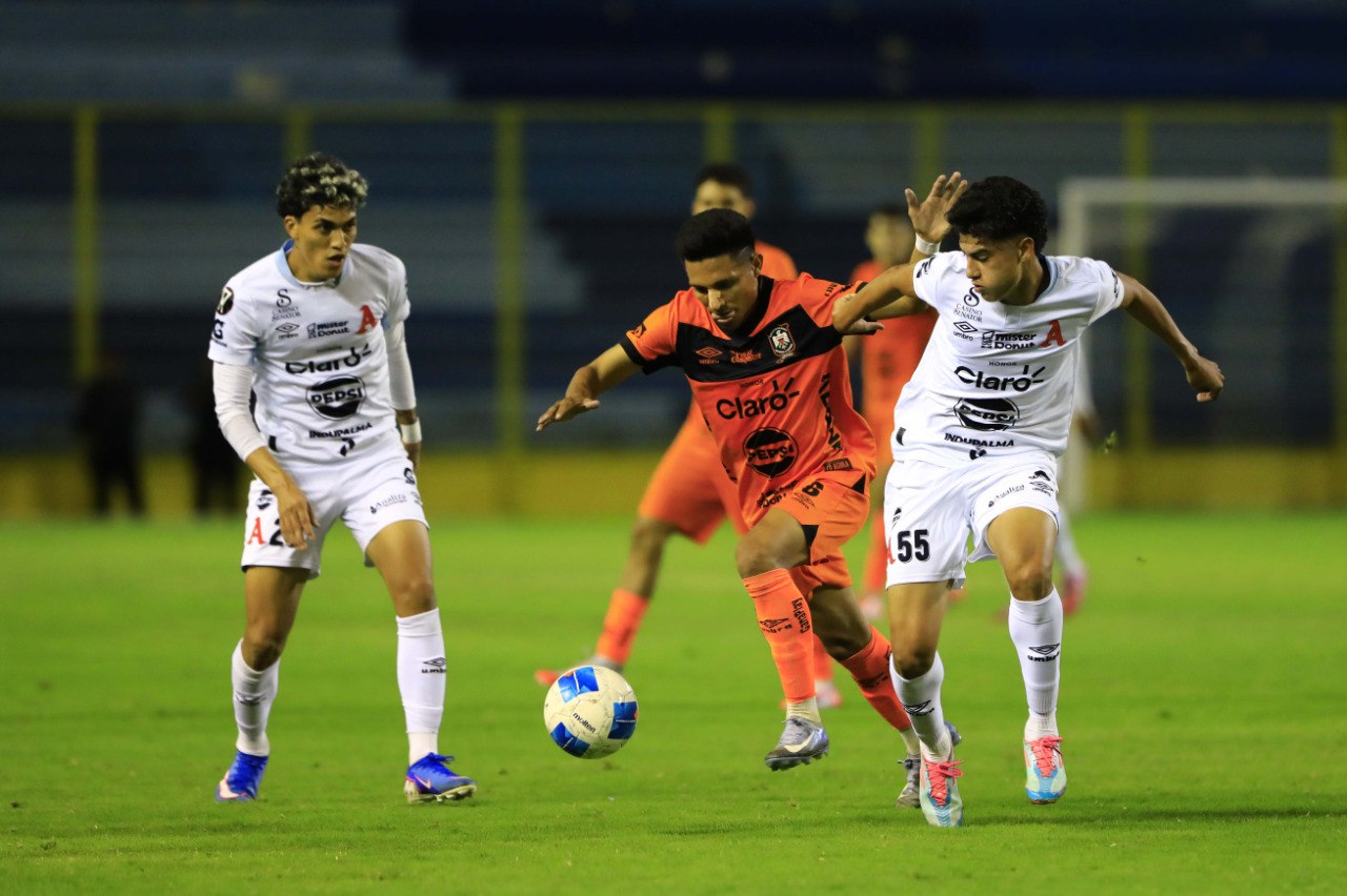 Alianza y Águila, dos grandes en aprietos se miden en la jornada 19