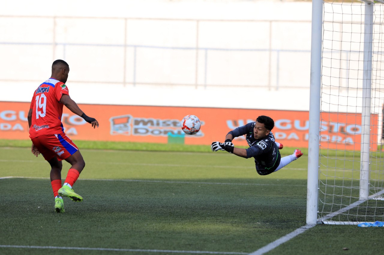 «Pareciera una broma hasta de mal gusto lo que nos pasa en los últimos minutos»: Gerson López, portero de Hércules