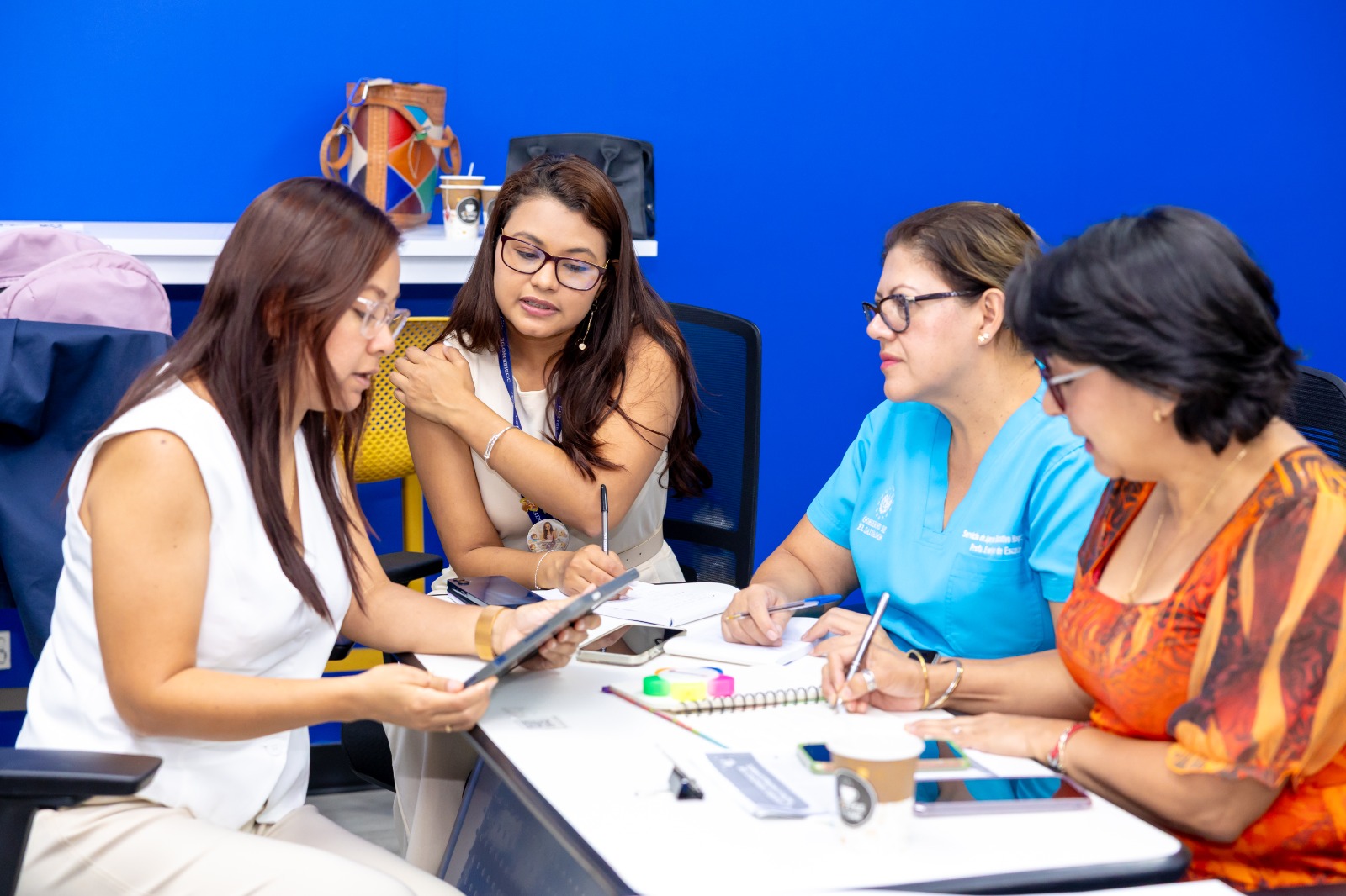 El Salvador fortalece atención a la discapacidad auditiva con apoyo de Marruecos