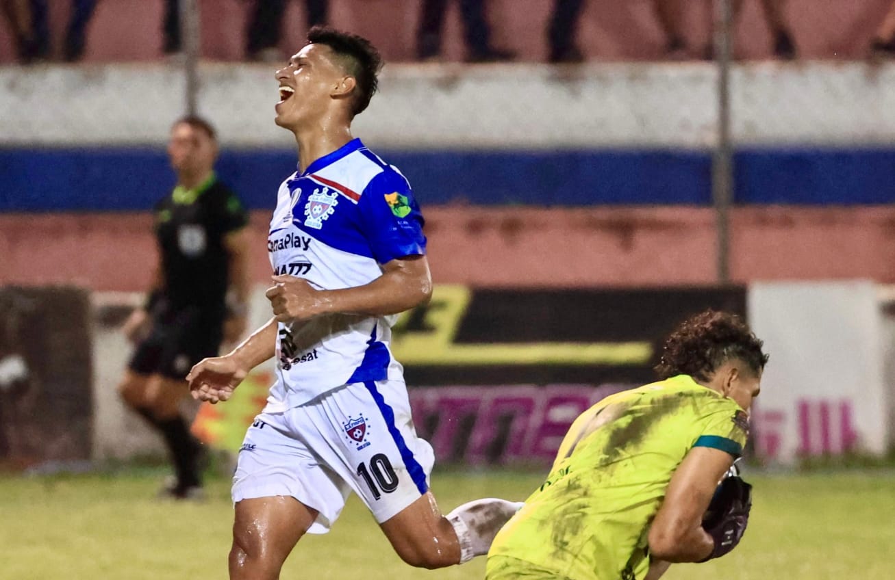 Víctor García, sobre juego ante FAS: «Nosotros somos los campeones y hay que tomar en cuenta eso»