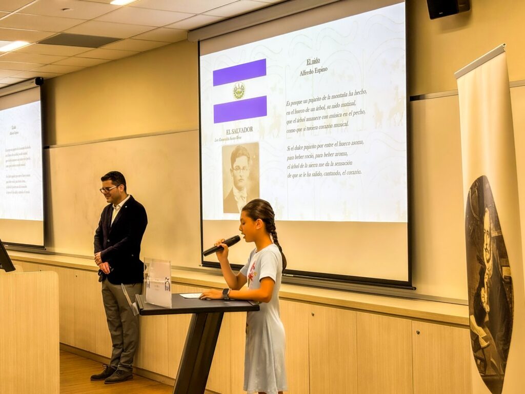 El Salvador participa en la celebración del Día del Libro y del Idioma Español en Singapur