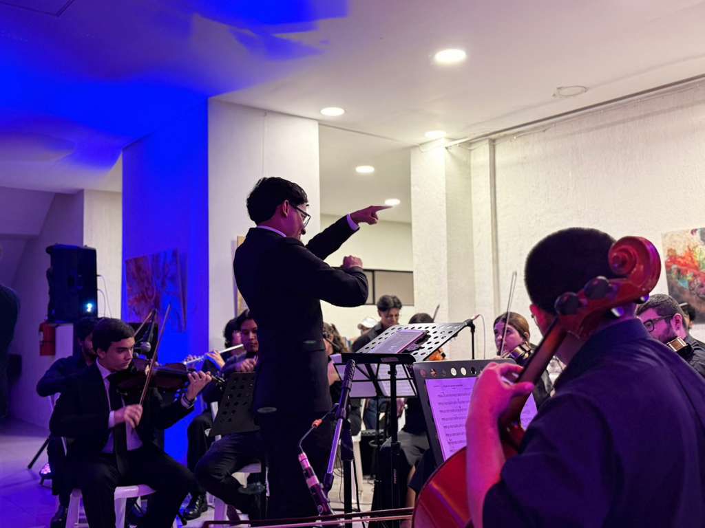 Talento joven salvadoreño revivirá los éxitos de Juan Gabriel en versión sinfónica