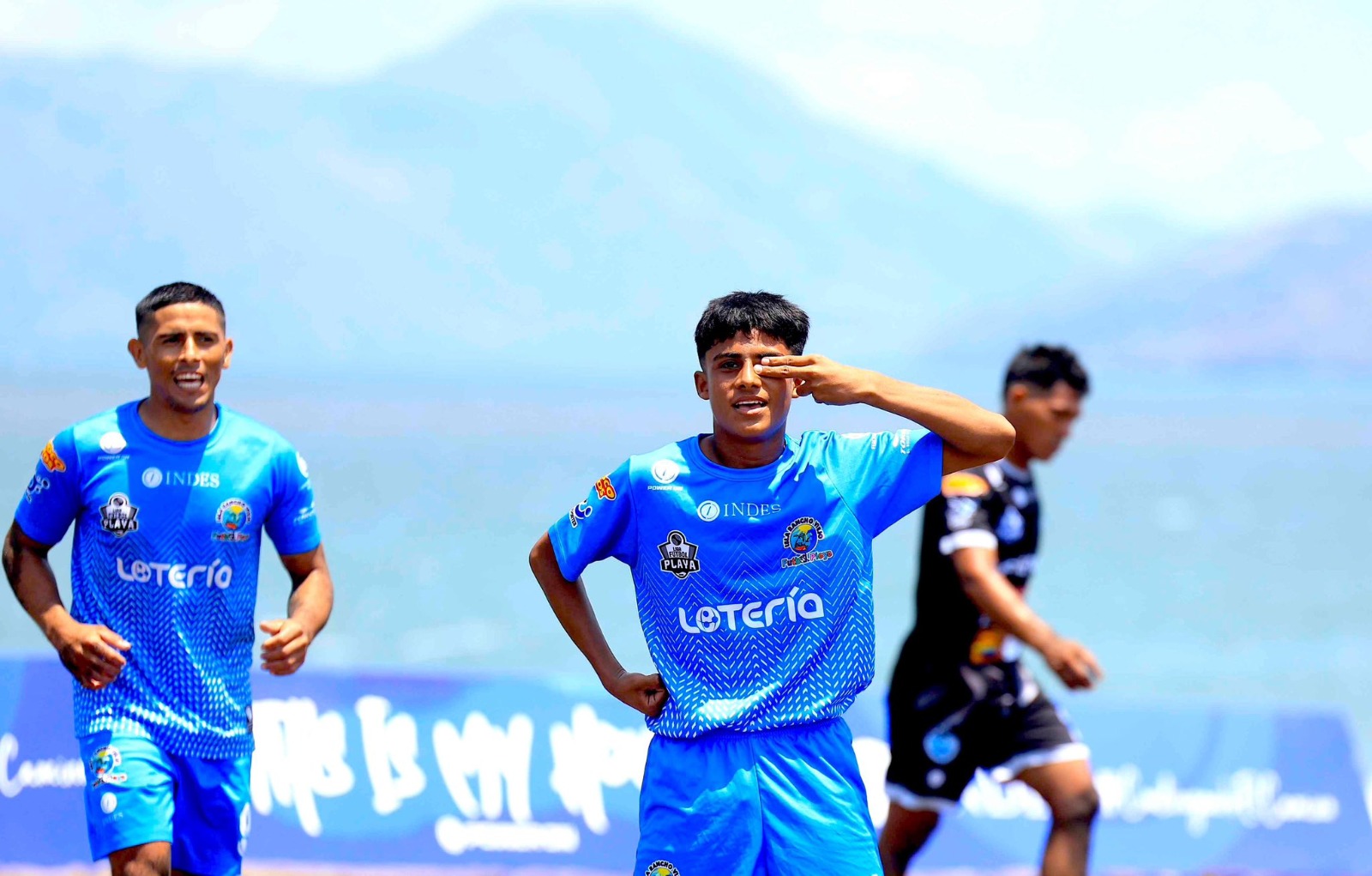 Rancho Viejo ve la cima en la arena de Punta Chiquirín