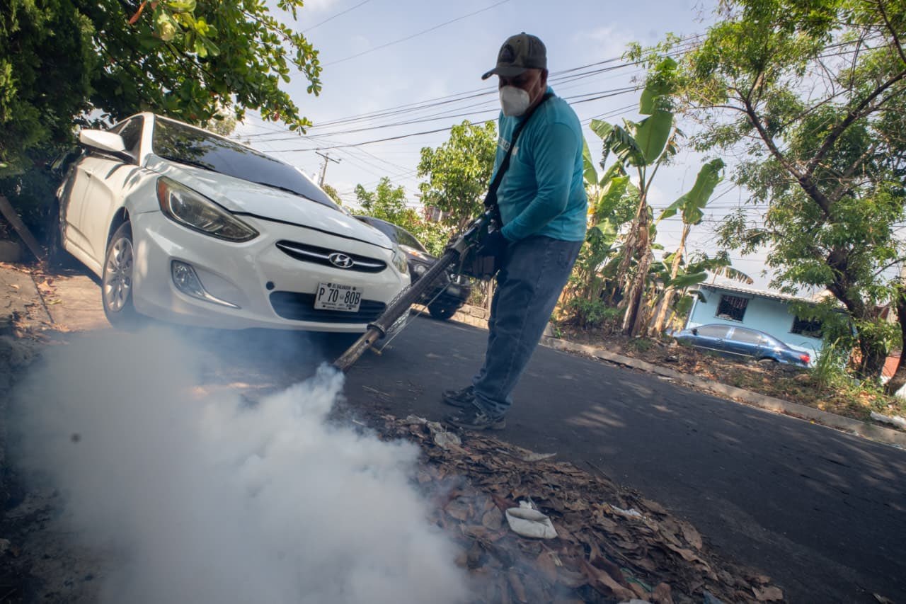 Equipos de la DOM avanzan con jornadas de fumigación en Tonacatepeque