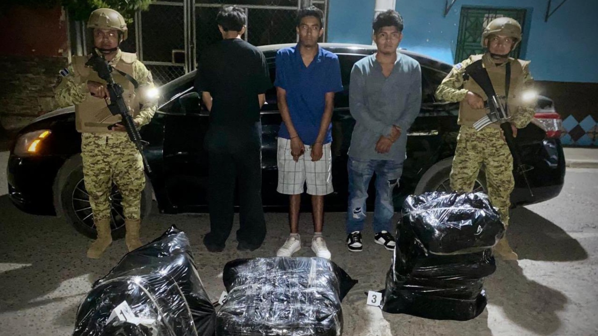 Tres hombres son capturados con cargamento de marihuana en Ahuachapán
