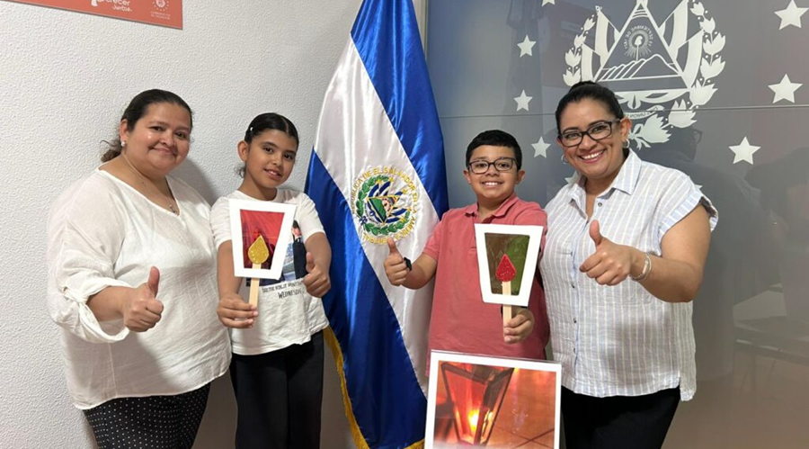 Sevilla se ilumina con la tradición de los farolitos de Ahuachapán