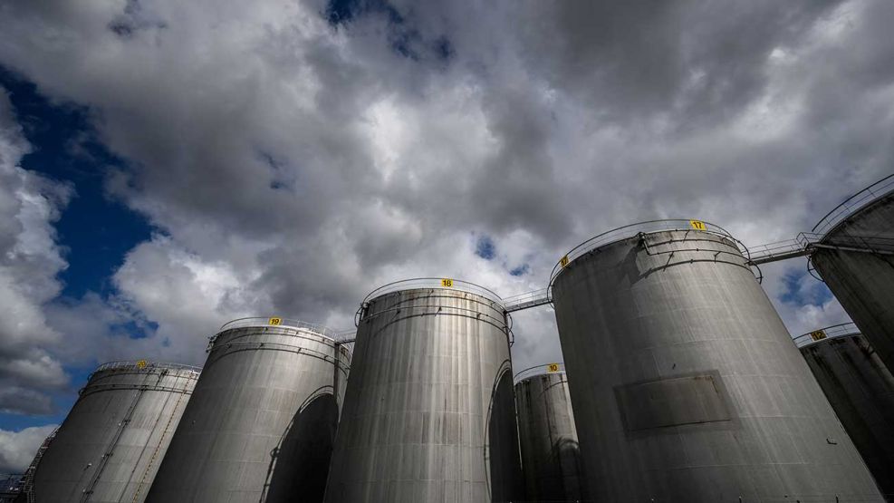 El petróleo vuelve a subir por incertidumbre sobre tregua en Oriente Medio