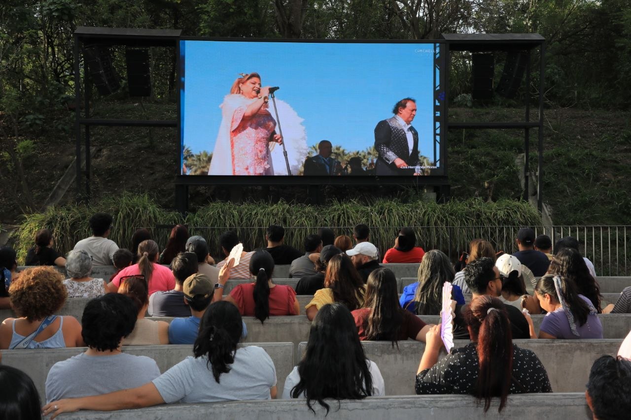 Cines al aire libre transmitirán en vivo segunda presentación de Los Hermanos Flores en Coachella