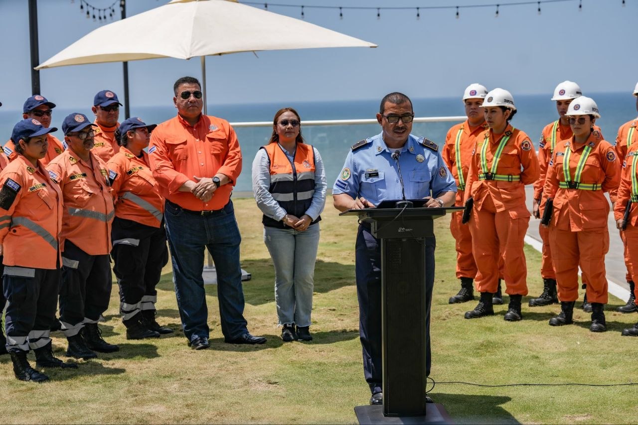 Autoridades instan a turistas a no bajar la guardia durante el último día de vacaciones