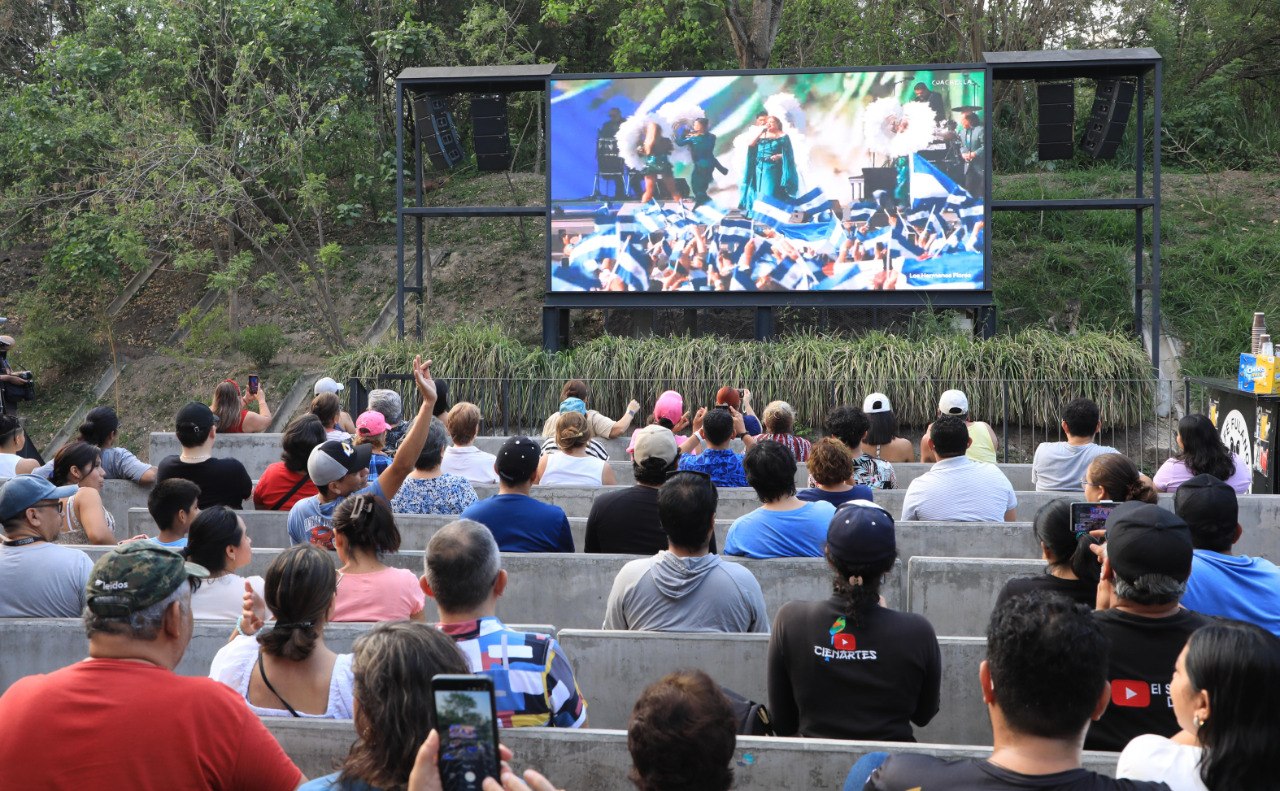 Presentación de Los Hermanos Flores en Coachella genera orgullo en el país