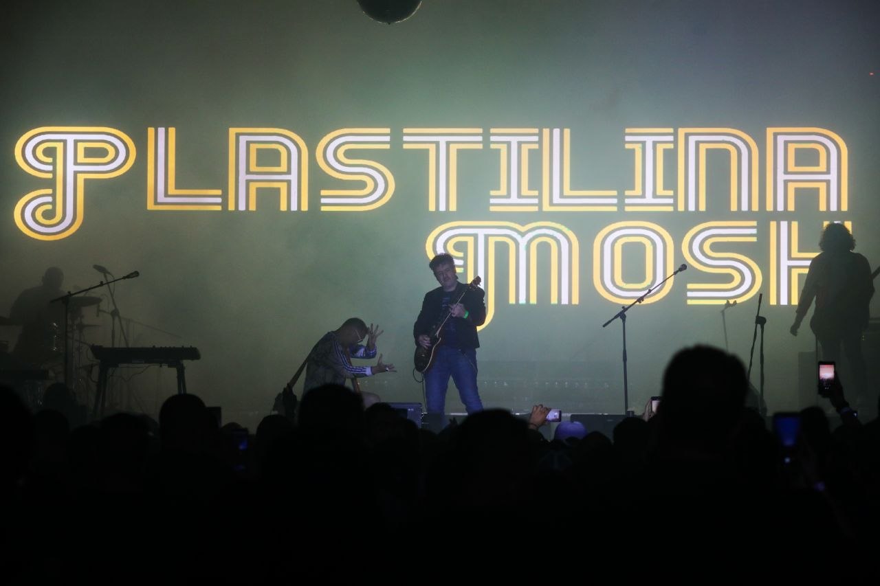 Homenaje a la música salvadoreña con la irreverencia de Plastilina Mosh