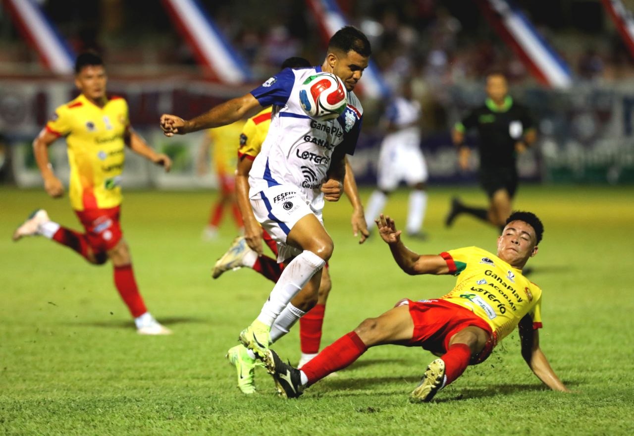 Batanecos no dio la sorpresa y Firpo se apunta en cuartos de final