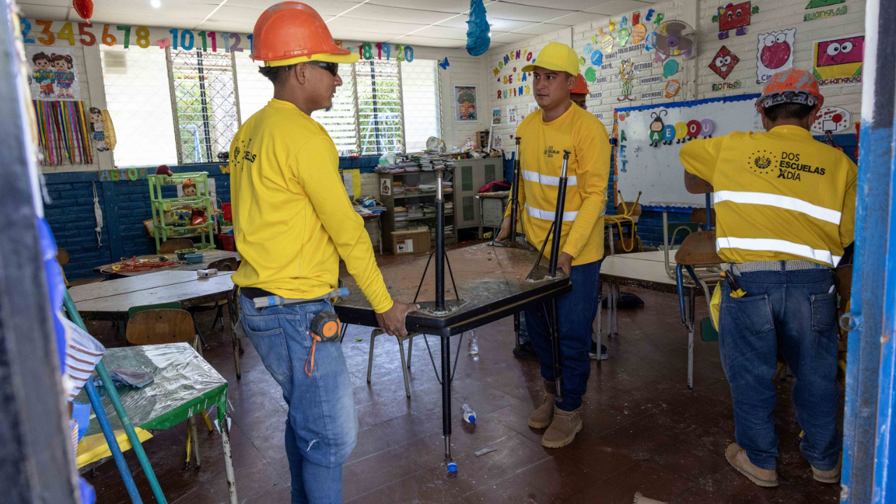 Gobierno ejecuta obras de modernización en dos centros educativos de Jayaque