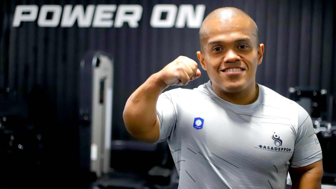 Paratleta salvadoreño Herbert Aceituno gana medalla de bronce en Tailandia