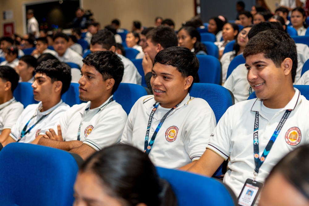 Integración reúne a 350 bachilleres para motivarlos a conquistar sus sueños