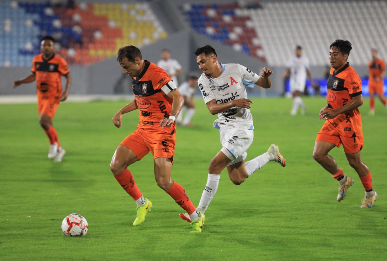 No solo era culpa de Corti: Águila elimina a Alianza
