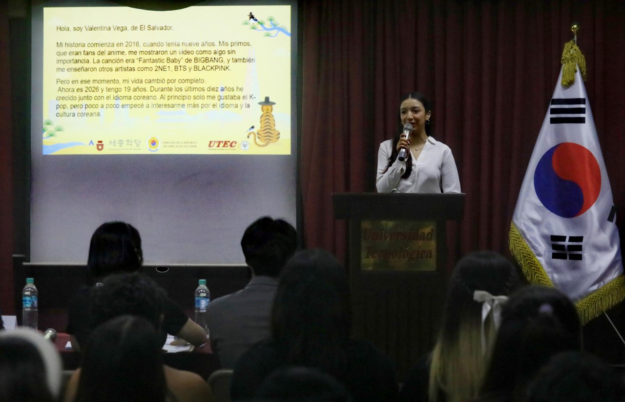 Realizan concurso de oratoria y escritura en coreano 2026