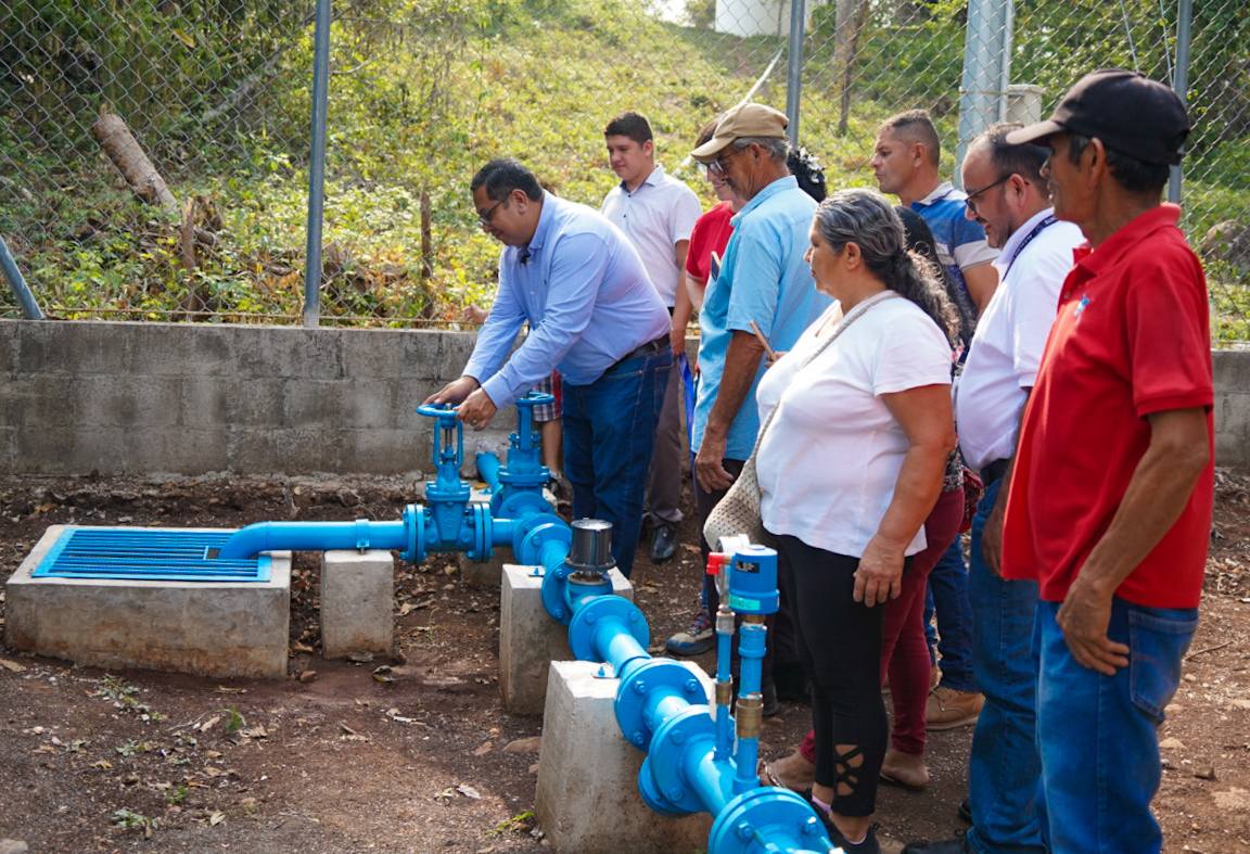 Aecid inaugura mejoramiento del sistema de agua potable en Suchitoto
