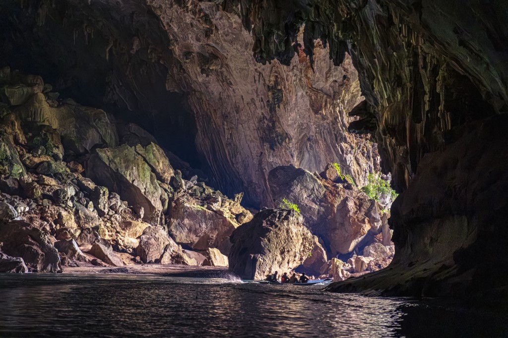 Siete personas están atrapadas en una cueva en Laos desde hace cinco días