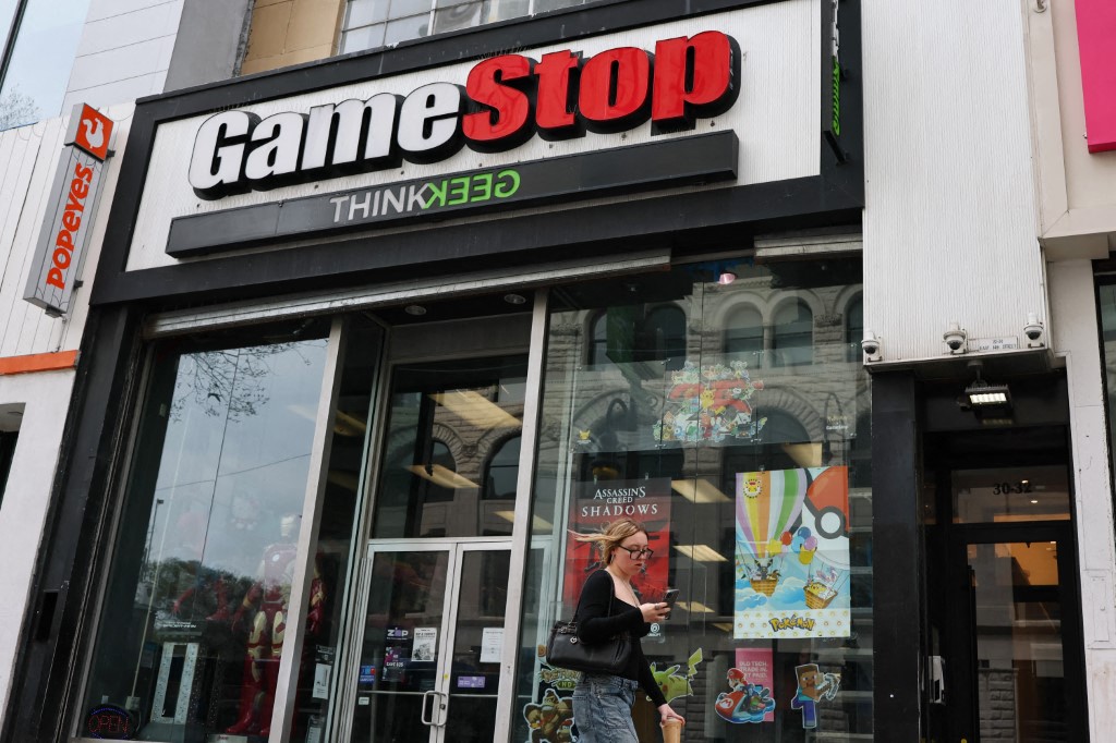 GameStop presenta millonaria oferta de adquisición por eBay para competir con Amazon