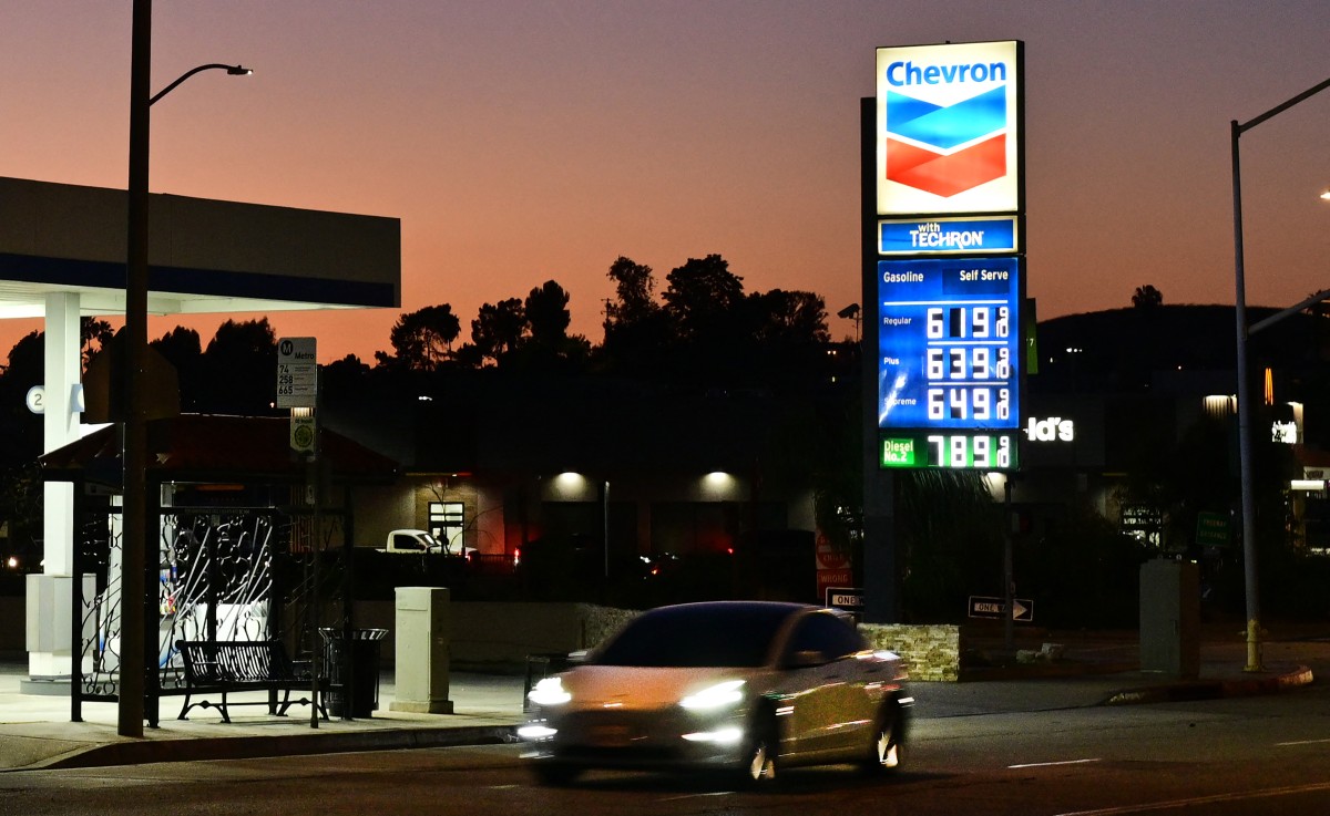Sube el petróleo por aumento de tensiones el estrecho de Ormuz