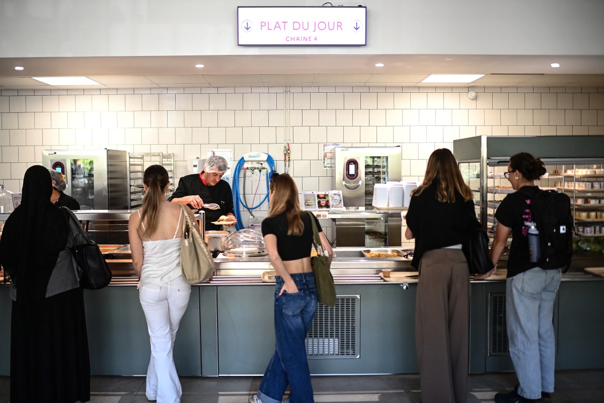 Francia generaliza los menús a 1 euro en los comedores universitarios